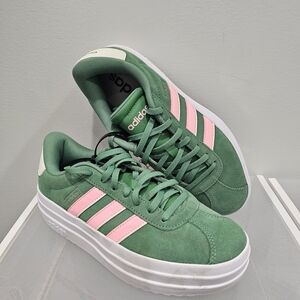 Adidas Women's Sneakers in Green and Pink